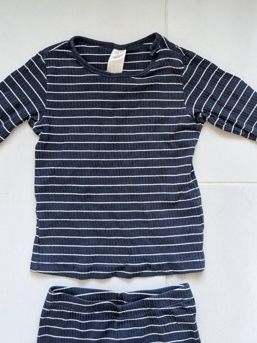 (4/$20) H&M - Ribbed Cotton Set - Picture 4 of 10